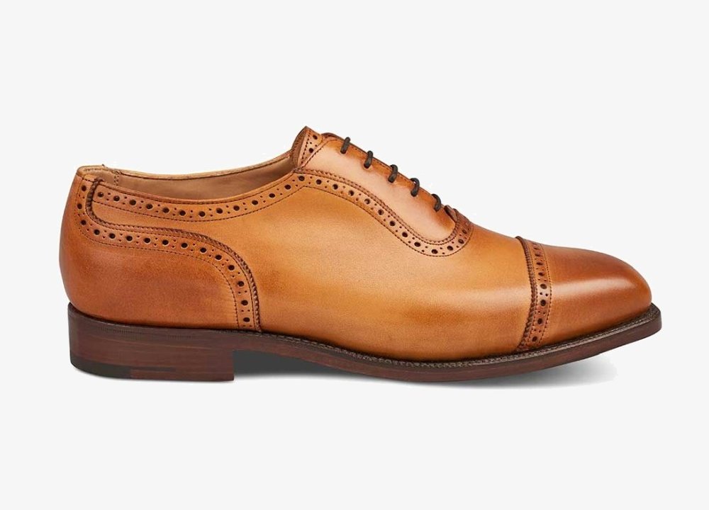 Men's outfits with tan on sale shoes