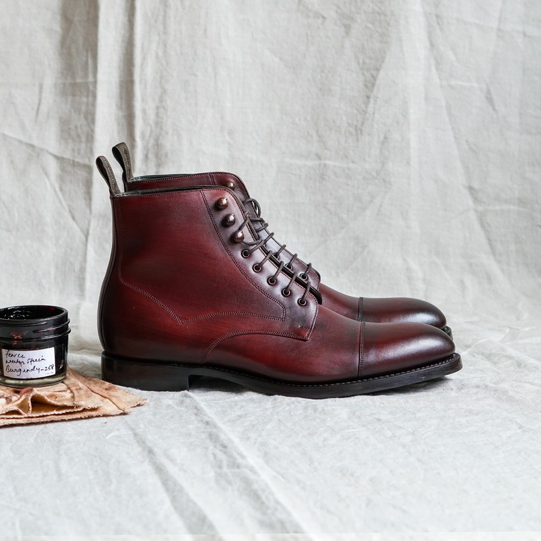 Loake Hirst lace up toe cap boots